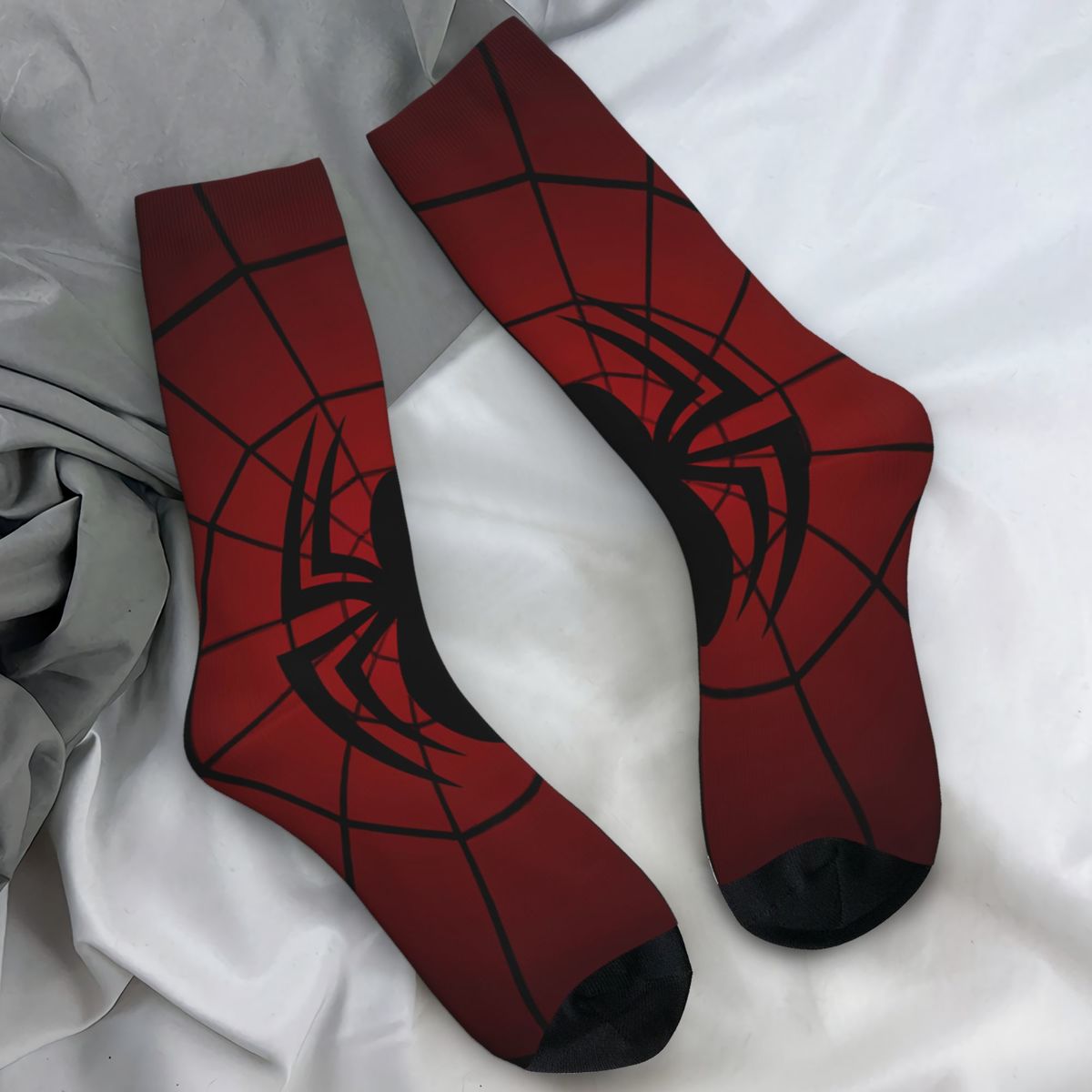 Outdoor Sport Hose - レッドスパイダーソックスアニメ漫画トレンディストッキング秋アンチスキッド女性男性靴下高品質デザインアウトドアスポーツソックス